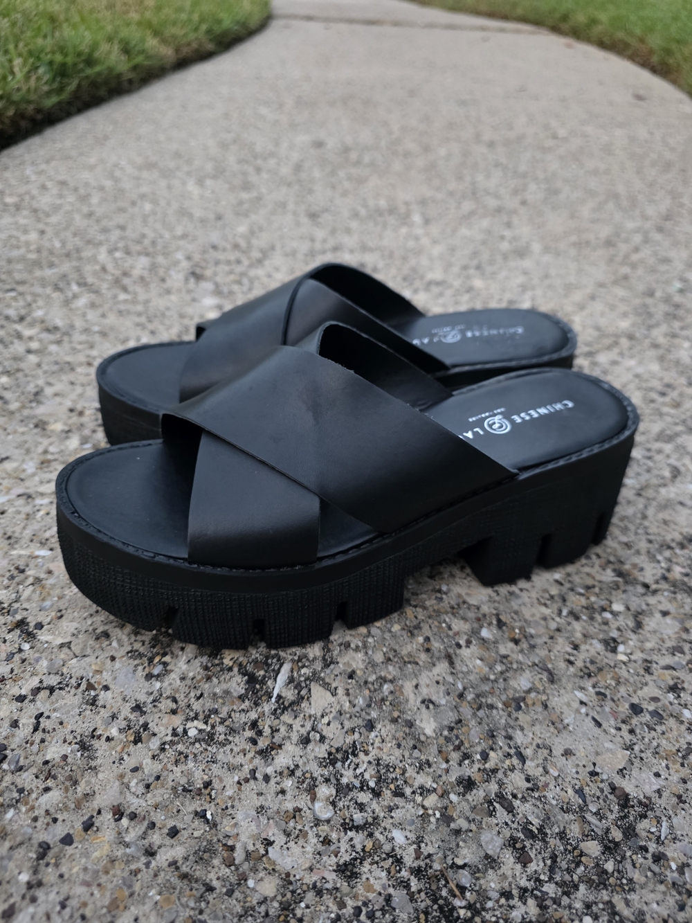 Chinese Laundry Chunky Crisscross Platform Slide Sandals - Black